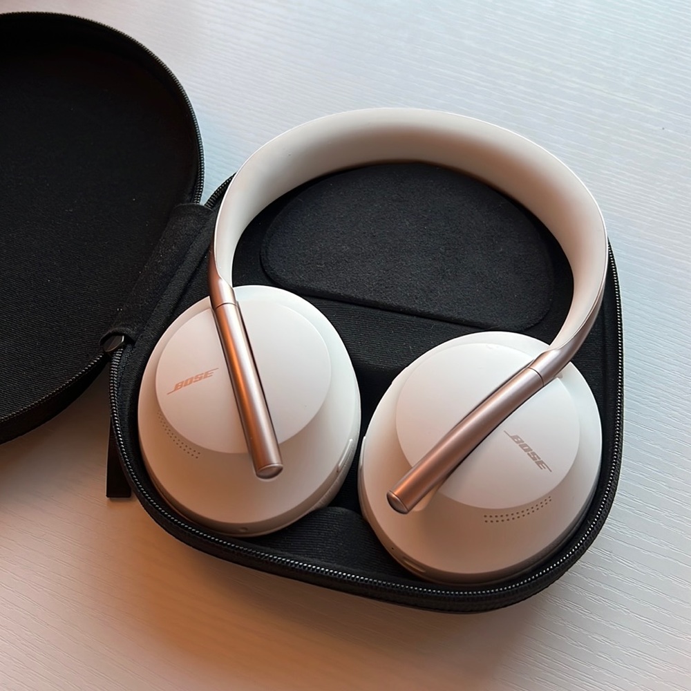 BOSE Noise Cancelling Headphones 700